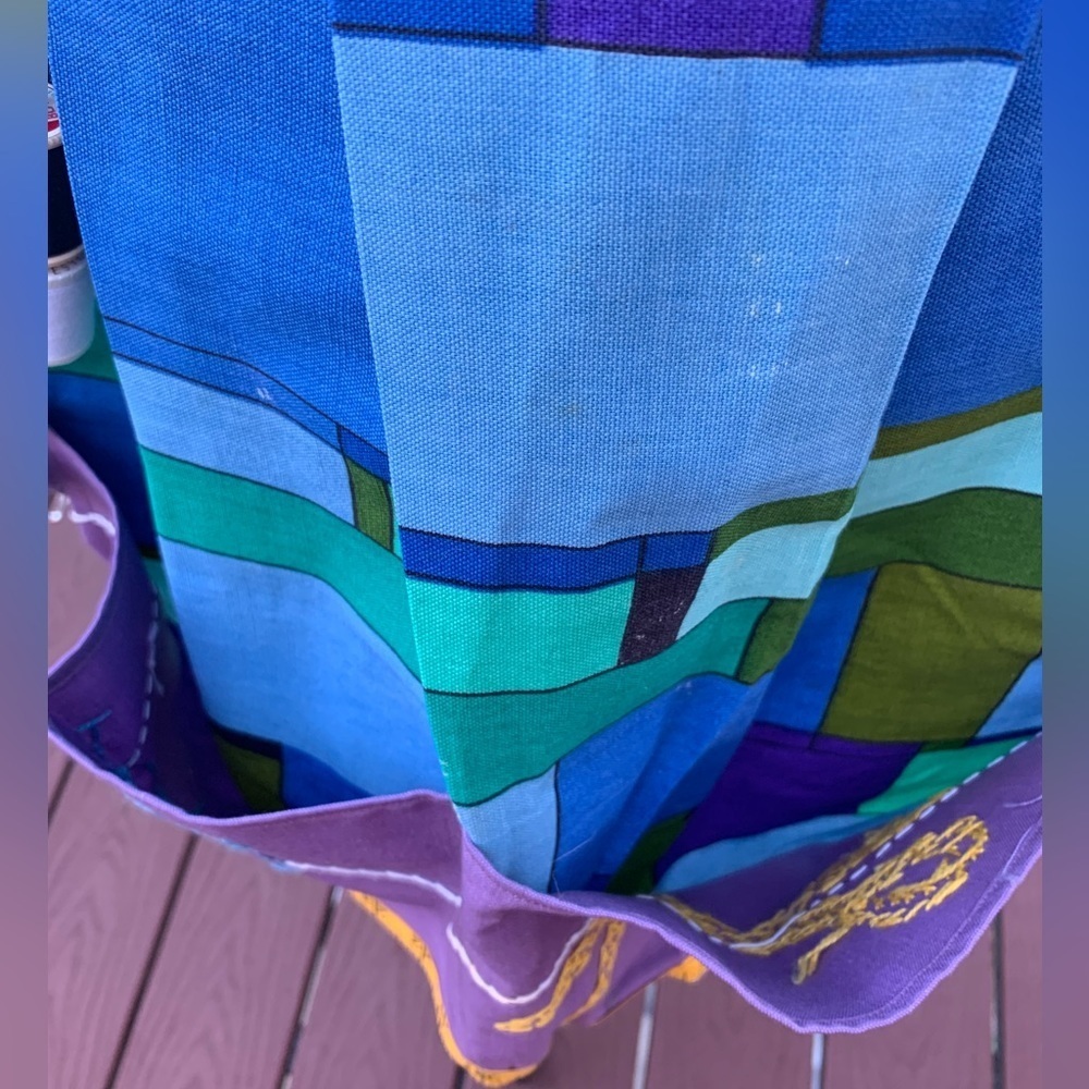 Handmade Apron Embroidery Sewing Pattern - Picture 8 of 13